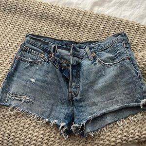 Levi 501 cutoff denim shorts
